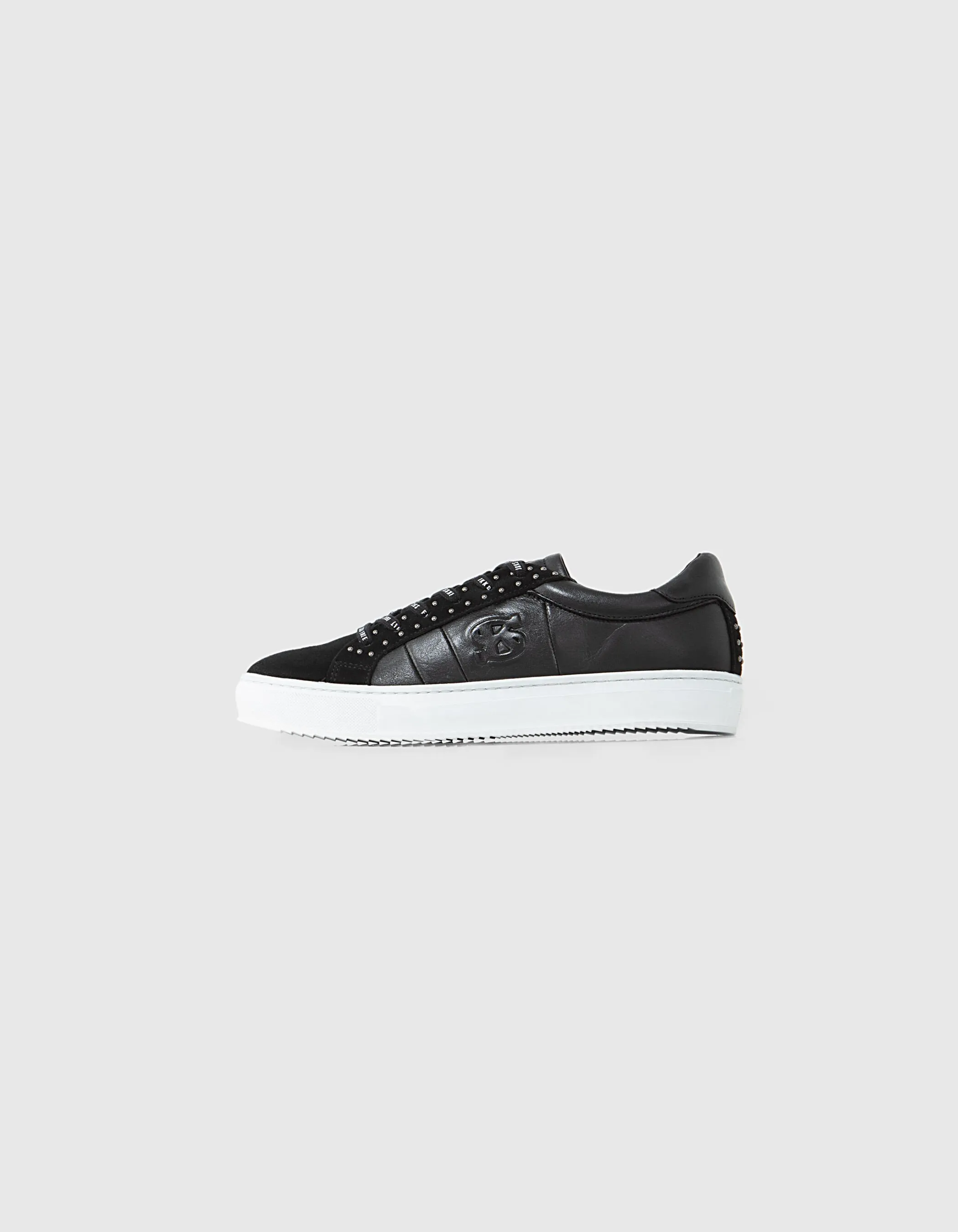 Baskets noires en cuir logo IKKS détails clous femme
