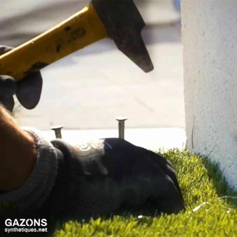 Boîte de 200 clous pour gazon synthétique pour 50 m²