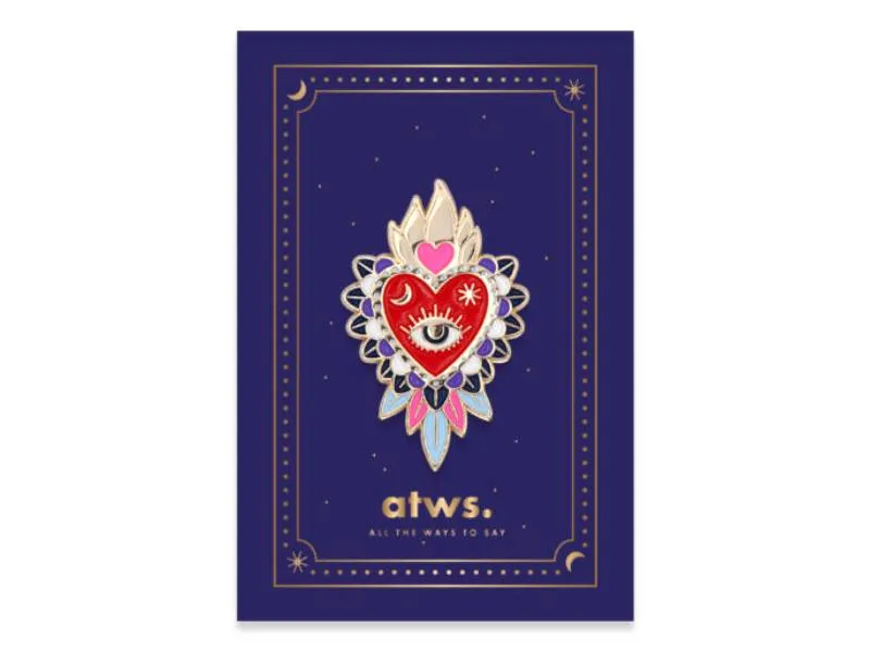Personnalisez tous vos vêtements avec ce joli pin's ex voto !
