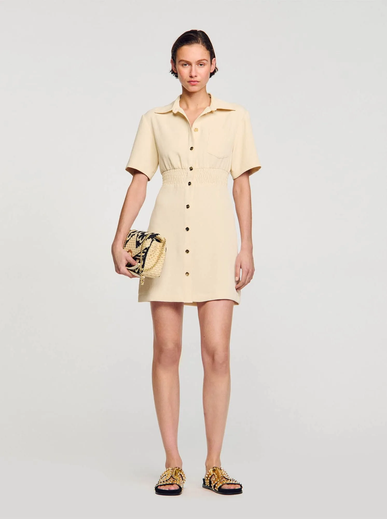 ROBE COURTE CINTRéE ET BOUTONNéE - SANDRO pour FEMME | Printemps