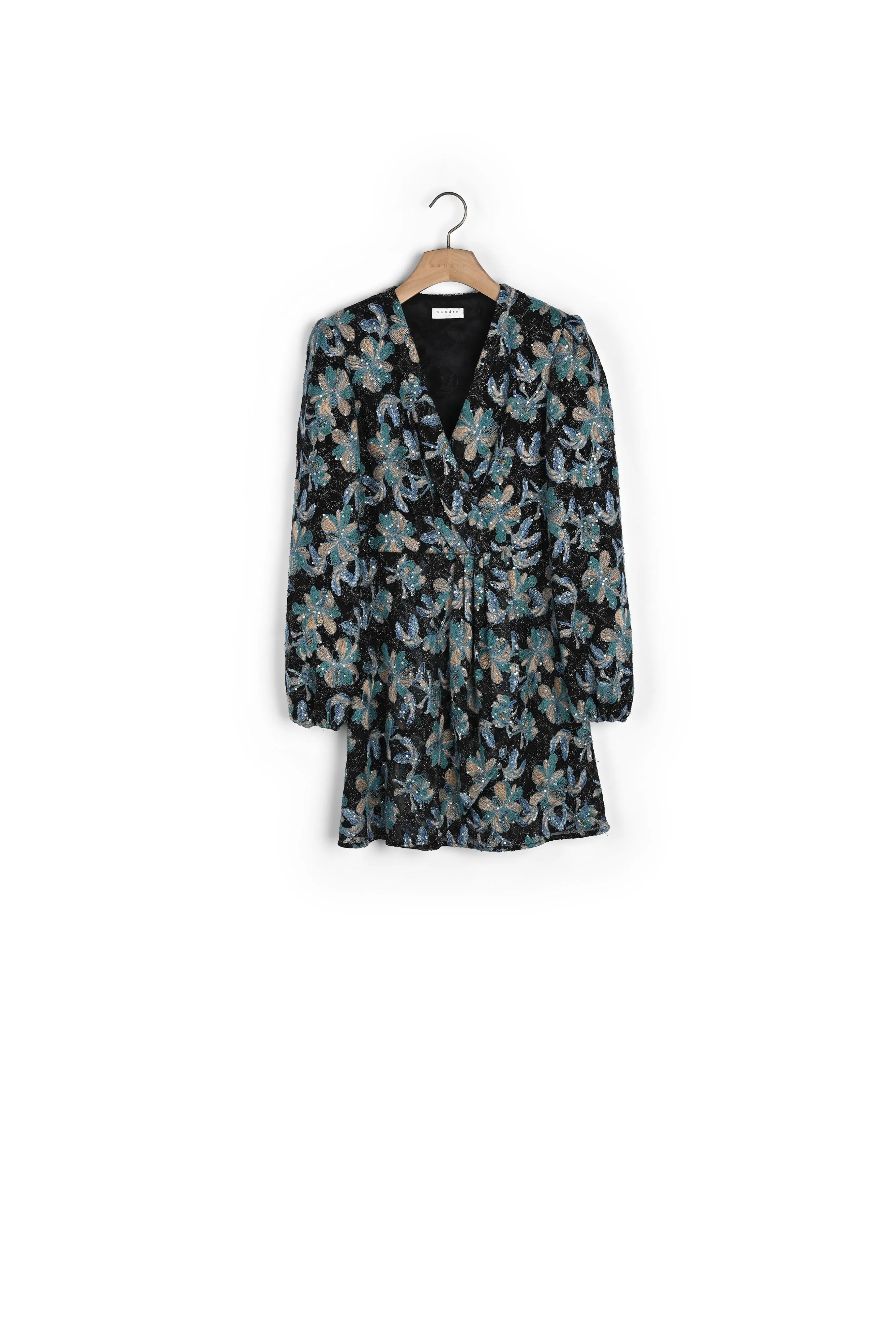 Robe en tulle brodée de sequins