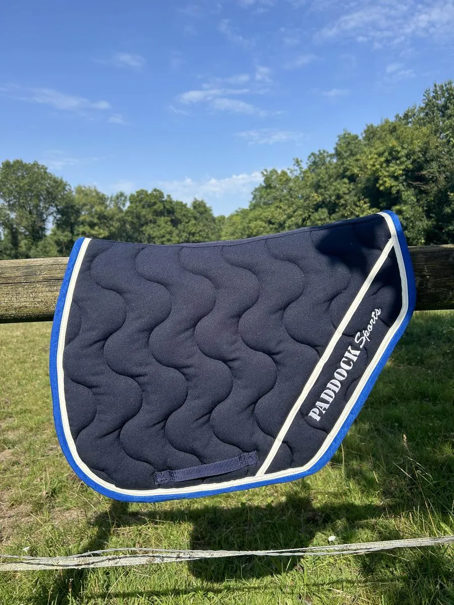 tapis paddock bleu