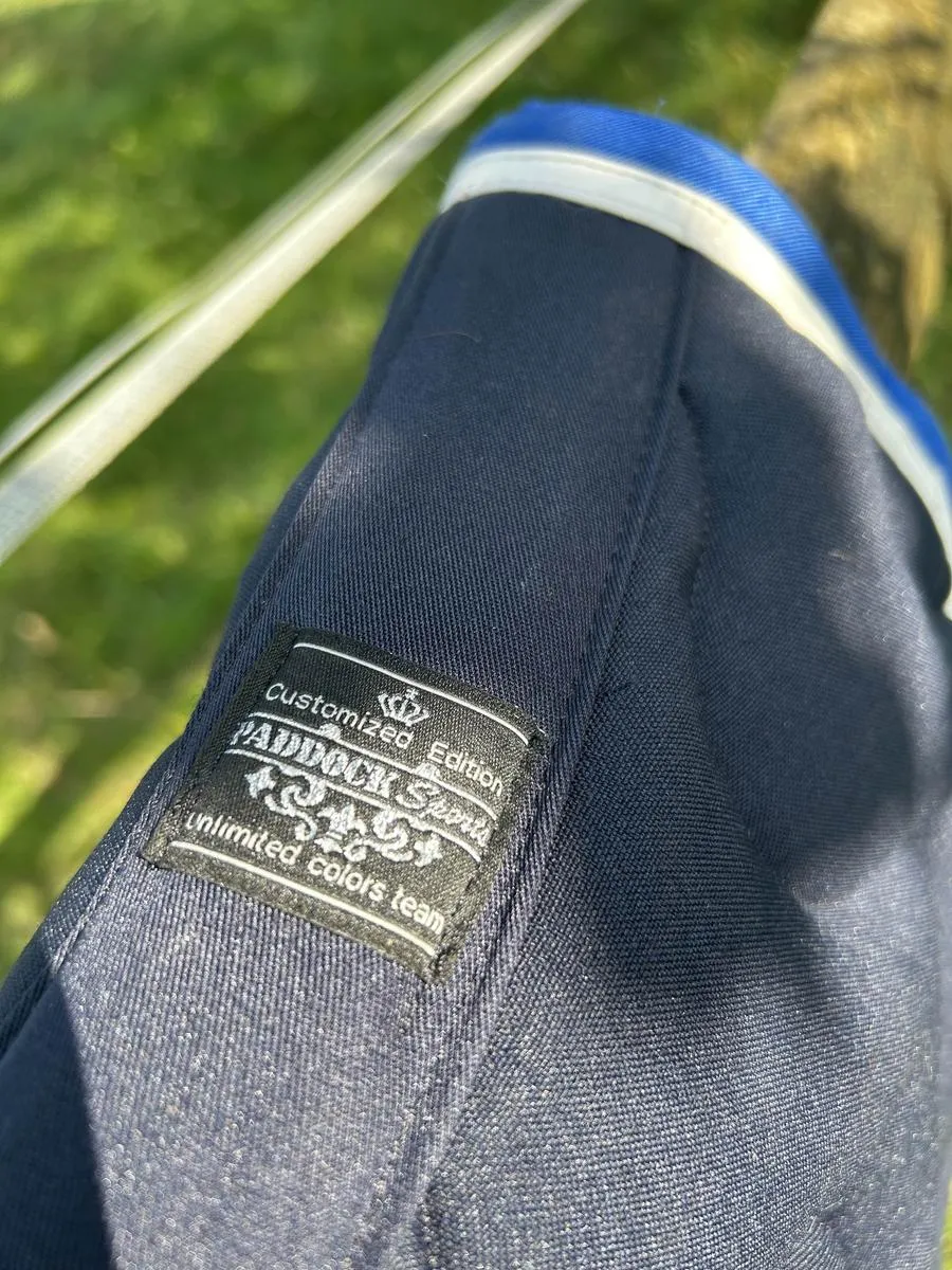 tapis paddock bleu