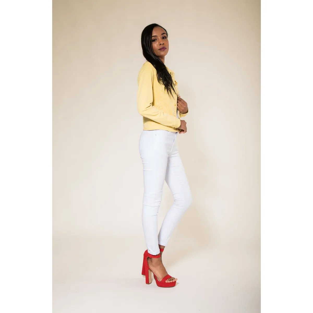 Veste cintrée courte jaune Nina Carter - Matière noble 34,90 €
